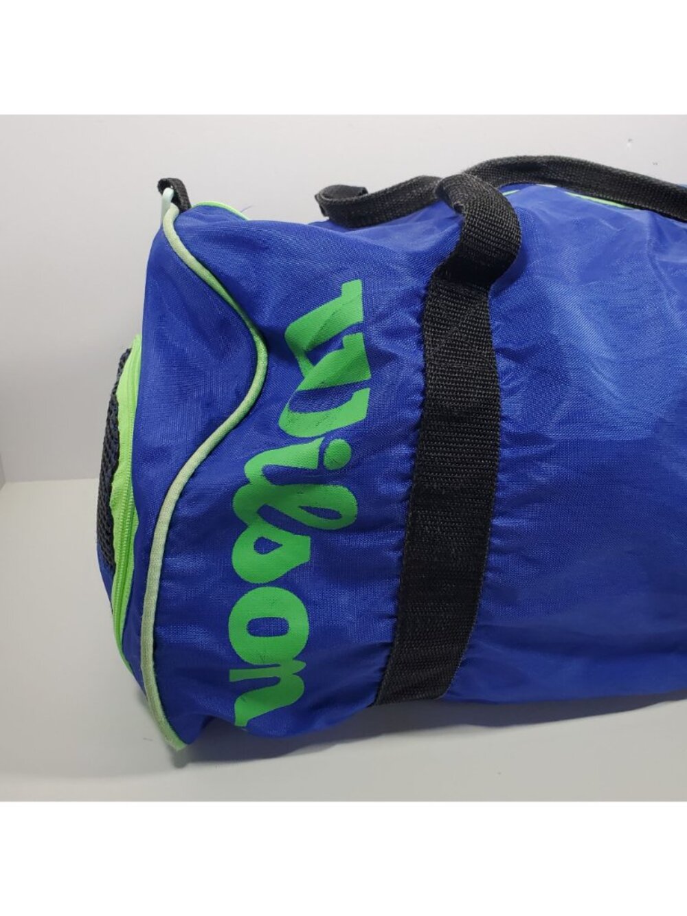 Wilson Blue Nylon Duffle Vintage Gym Bag Neon Green Travel Zippered - Picture 9 of 16